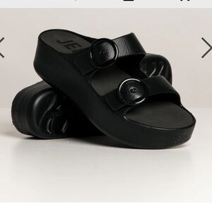 LEMON JELLY WOMEN'S GAIA PLATFORM SLIDES IN BLACK